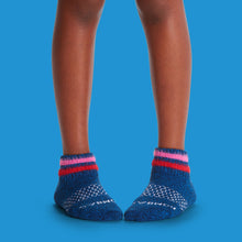 Load image into Gallery viewer, Youth Sesame Street Fuzzy Grover Socks