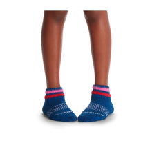 Load image into Gallery viewer, Youth Sesame Street Fuzzy Grover Socks