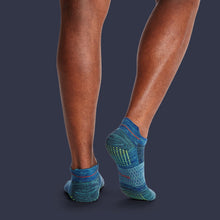 Load image into Gallery viewer, Men's Performance Gripper Ankle Sock 3-Pack