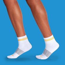 Load image into Gallery viewer, Women's Piqué Quarters