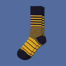 Load image into Gallery viewer, Men's Stripe Dress Calf Socks