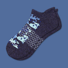 Load image into Gallery viewer, Men&#39;s Camo Ankle Socks
