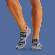 Load image into Gallery viewer, Men&#39;s Camo Ankle Socks
