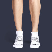 Load image into Gallery viewer, Women&#39;s Stay Active + Everyday Wear Sock 6-Pack
