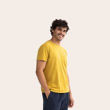 Load image into Gallery viewer, Men&#39;s Garment Wash Pocket Crew Neck T-Shirt
