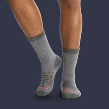 Load image into Gallery viewer, Men&#39;s Performance Merino Hiking Calf Socks
