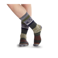 Load image into Gallery viewer, Women&#39;s Brush Stripe Calf Socks
