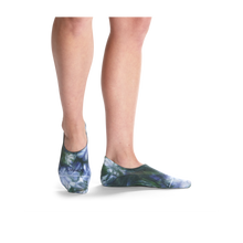 Load image into Gallery viewer, Women&#39;s Lightweight Tie Dye No Show Socks
