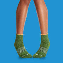 Load image into Gallery viewer, Sesame Street Fuzzy Oscar the Grouch Socks
